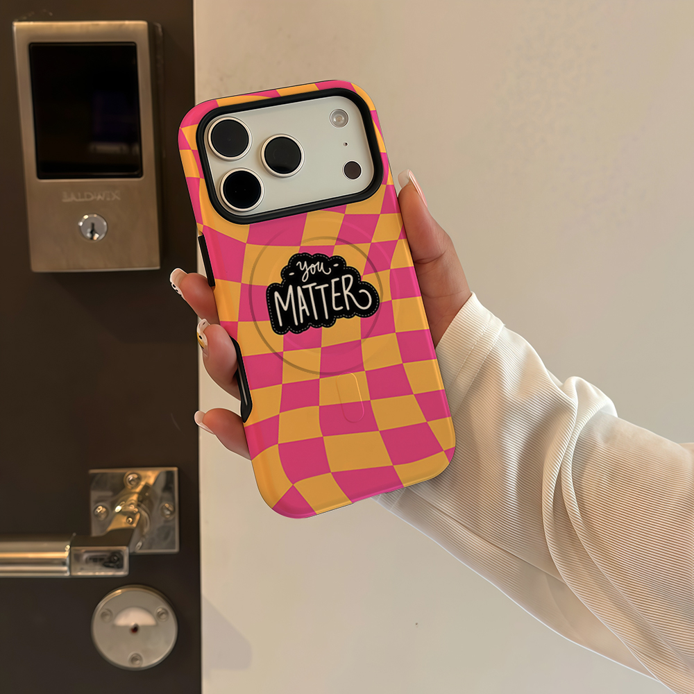 ピンクオレンジチェック柄スローガン入りiPhone18必須ア - Phone Cases Orange のレビューと価格