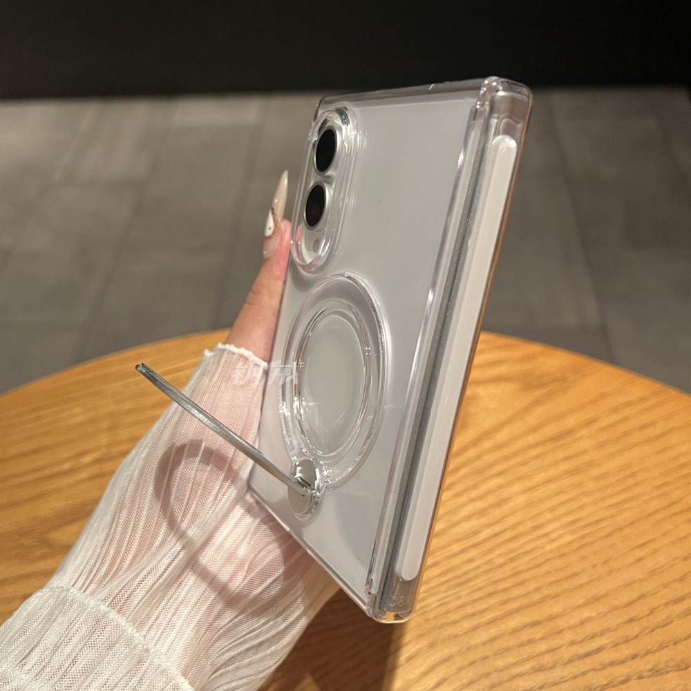 Samsung Z Fold 8用ワイドケース クリア半透明 - Clear Magsafe Case のレビューと価格